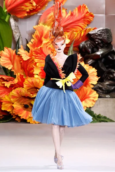 Look 2